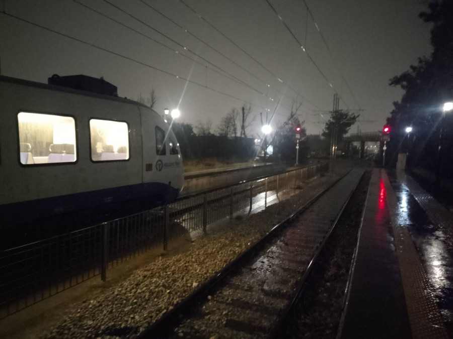 hellenic train δεκελεια