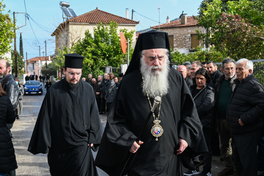 [383990] ΚΗΔΕΙΑ ΤΟΥ 53ΧΡΟΝΟΥ ΛΙΜΕΝΙΚΟΥ ΠΟΥ ΕΧΑΣΕ ΤΗΝ ΖΩΗ ΑΠΟ ΤΗΝ ΚΑΚΟΚΑΙΡΙΑ ΣΤΟ ΑΣΤΡΟΣ ΚΥΝΟΥΡΙΑΣ (ΒΑΣΙΛΗΣ ΠΑΠΑΔΟΠΟΥΛΟΣ/EUROKINISSI)