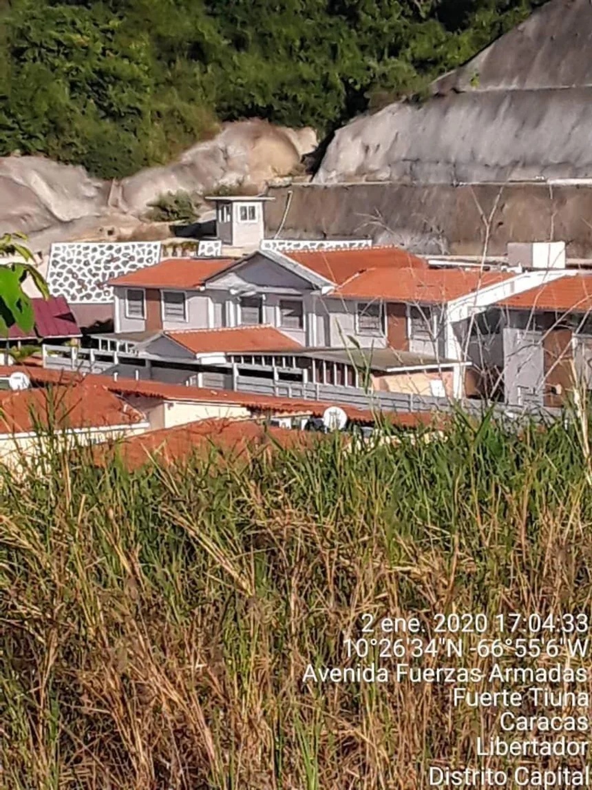 Μαδούρο - Συγκρότημα