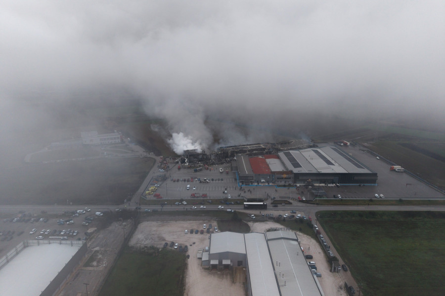 Φωτιά στο εργαστήριο της «Βιολάντα» στα Τρίκαλα.