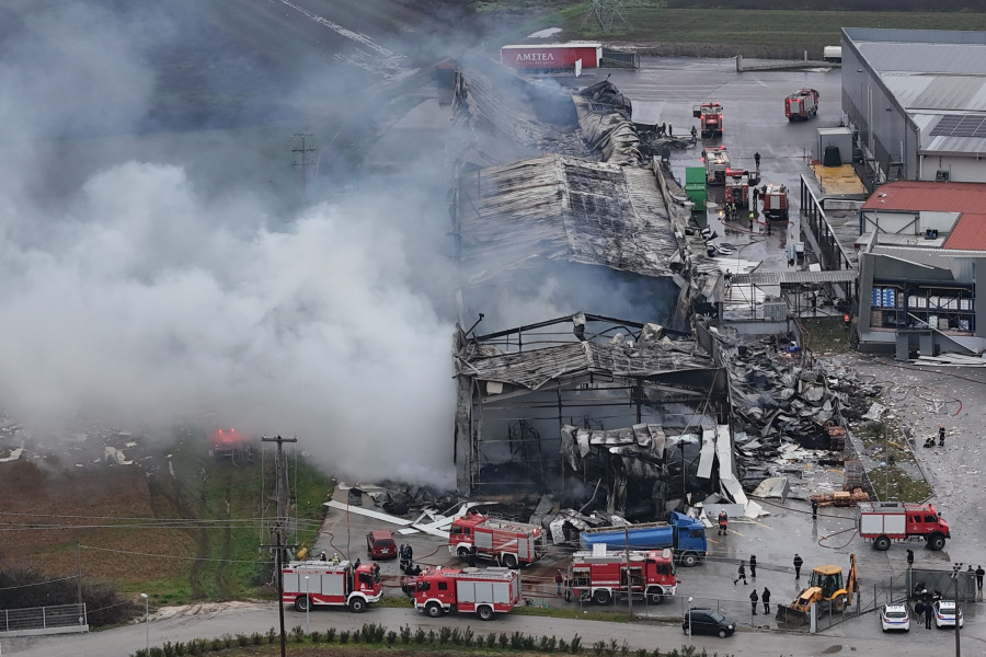 ΠΥΡΚΑΓΙΑ ΣΤΟ ΕΡΓΟΣΤΑΣΙΟ ΤΗΣ 