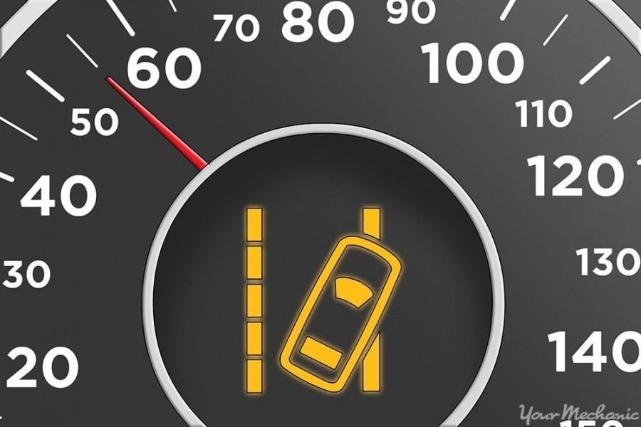 https://res.cloudinary.com/yourmechanic/image/upload/dpr_auto%2Cf_auto%2Cq_auto/v1/article_images/Lane_Departure_Warning_Light_1_Lane_departure_warning_light