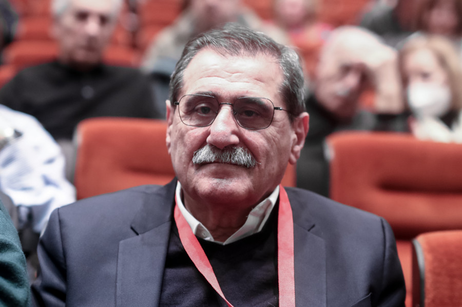 Ο Δήμαρχος Πατρέων, Κώστας Πελετίδης.