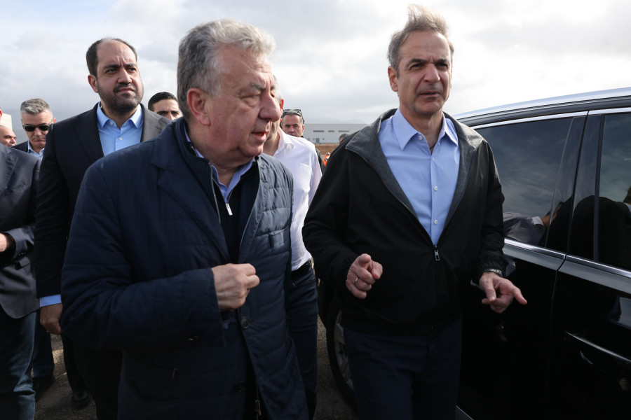 [384184] ΕΠΙΣΚΕΨΗ ΤΟΥ ΠΡΩΘΥΠΟΥΡΓΟΥ ΚΥΡΙΑΚΟΥ ΜΗΤΣΟΤΑΚΗ ΣΤΟ ΕΡΓΟΤΑΞΙΟ ΤΟΥ ΝΕΟΥ ΔΙΕΘΝΟΥΣ ΑΕΡΟΛΙΜΕΝΑ ΣΤΟ ΚΑΣΤΕΛΙ ΤΗΣ ΚΡΗΤΗΣ (ΣΤΕΦΑΝΟΣ ΡΑΠΑΝΗΣ/EUROKINISSI)