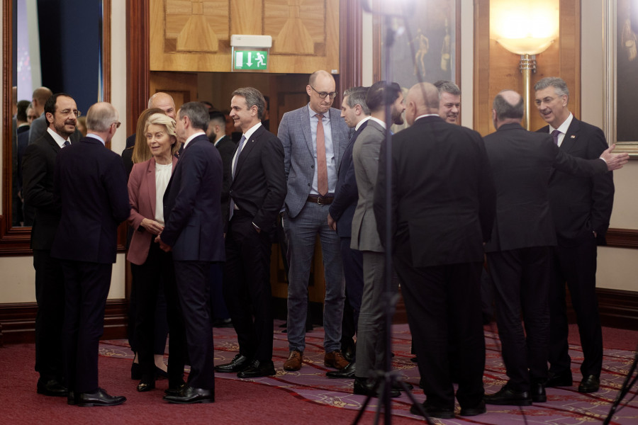 Ο ΠΡΩΘΥΠΟΥΡΓΟΣ ΚΥΡΙΑΚΟΣ ΜΗΤΣΟΤΑΚΗΣ ΣΤΙΣ ΕΡΓΑΣΙΕΣ ΤΗΣ ΔΙΗΜΕΡΗΣ ΣΥΝΑΝΤΗΣΗΣ ΗΓΕΤΩΝ ΤΟΥ ΕΥΡΩΠΑΪΚΟΥ ΛΑΪΚΟΥ ΚΟΜΜΑΤΟΣ ΣΤΟ ΖΑΓΚΡΕΜΠ (ΔΗΜΗΤΡΗΣ ΠΑΠΑΜΗΤΣΟΣ/Γ.Τ ΠΡΩΘΥΠΟΥΡΓΟΥ/EUROKINISSI)