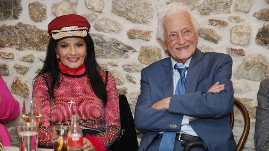 Ζωζώ Σαπουντζάκη - σύντροφος - Πύρρος Αναγνωστόπουλος