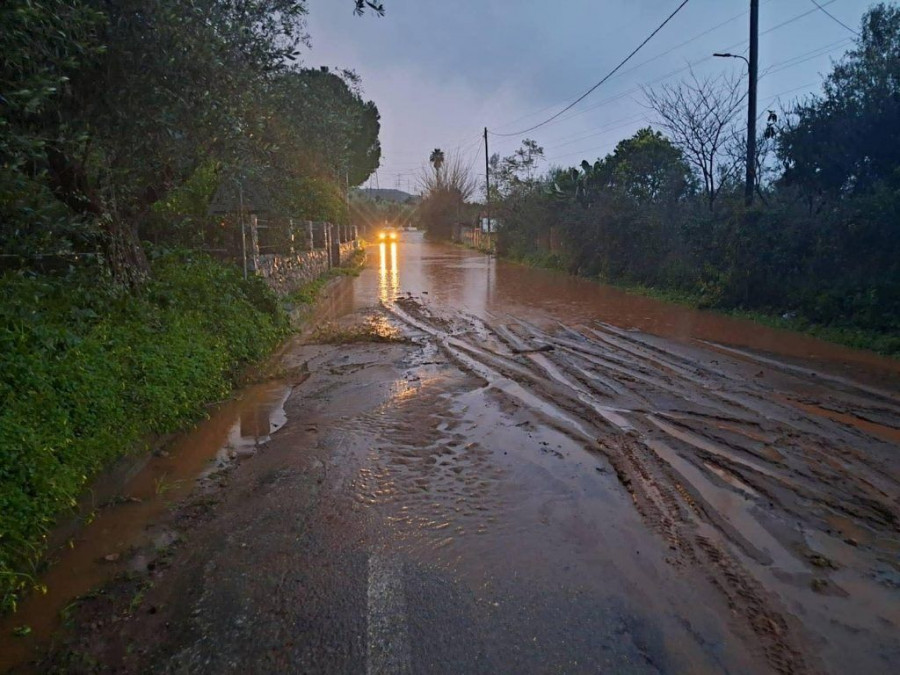 Μεσσηνία: Προβλήματα στον δρόμο Πήδημα – Αρφαρά από κατολίσθηση λόγω της έντονης κακοκαιρίας