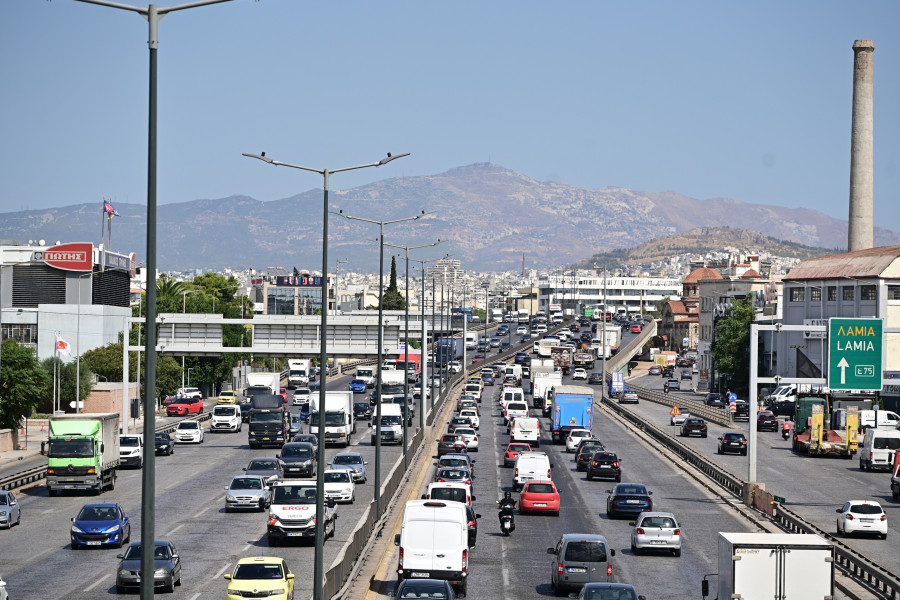 [380345] ΚΙΝΗΣΗ ΣΤΟΥΣ ΔΡΟΜΟΥΣ ΤΗΣ ΑΘΗΝΑΣ (ΜΙΧΑΛΗΣ ΚΑΡΑΓΙΑΝΝΗΣ/EUROKINISSI)