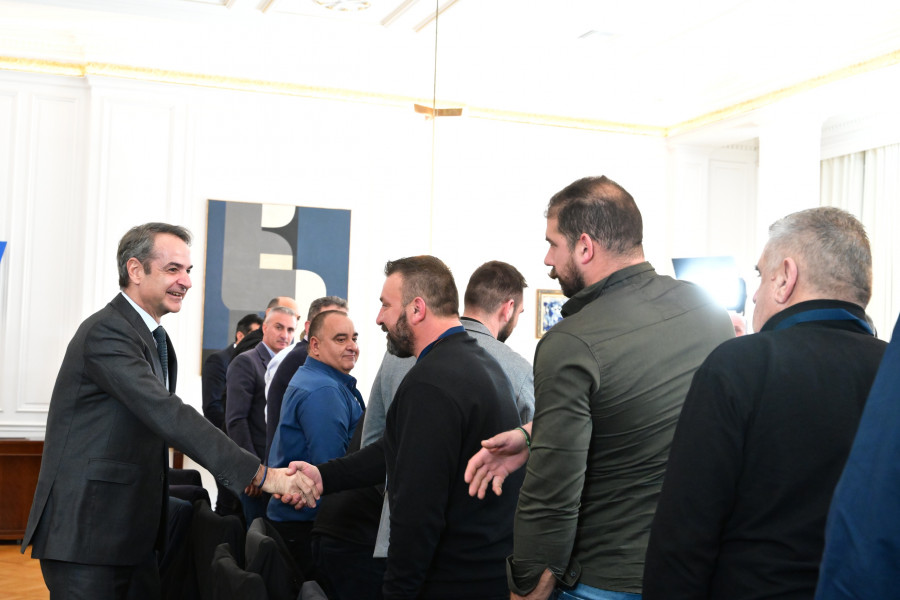 [384509] ΣΥΝΑΝΤΗΣΗ ΤΟΥ ΠΡΩΘΥΠΟΥΡΓΟΥ ΚΥΡΙΑΚΟΥ ΜΗΤΣΟΤΑΚΗ ΜΕ ΕΚΠΡΟΣΩΠΟΥΣ ΚΤΗΝΟΤΡΟΦΩΝ (ΤΑΤΙΑΝΑ ΜΠΟΛΑΡΗ/EUROKINISSI)