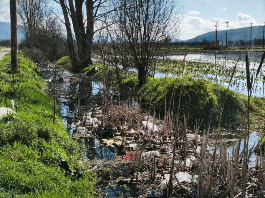 Τάφρος Λαψίστας