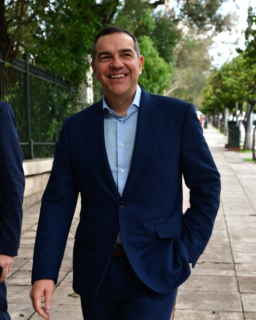 [384579] ΣΥΝΑΝΤΗΣΗ ΤΟΥ ΠτΔ ΚΩΣΤΑ ΤΑΣΟΥΛΑ ΜΕ ΤΟΝ ΠΡΩΗΝ ΠΡΩΘΥΠΟΥΡΓΟ ΑΛΕΞΗ ΤΣΙΠΡΑ (ΤΑΤΙΑΝΑ ΜΠΟΛΑΡΗ/EUROKINISSI)