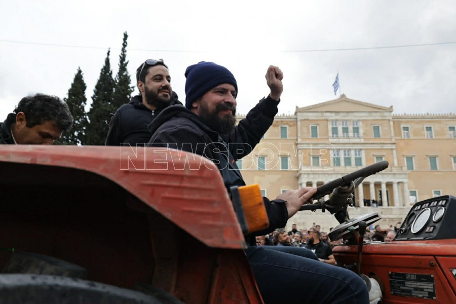 αγροτες συνταγμα