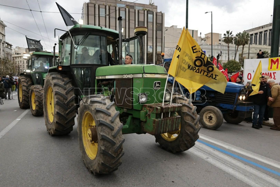 αγροτες συνταγμα
