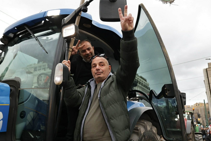 αγροτες συνταγμα