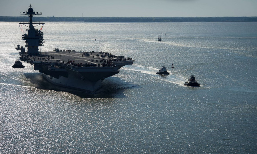 Ο Τραμπ στέλνει το μεγαλύτερο πολεμικό πλοίο της Αμερικής και προηγμένα μαχητικά προς το Ιράν