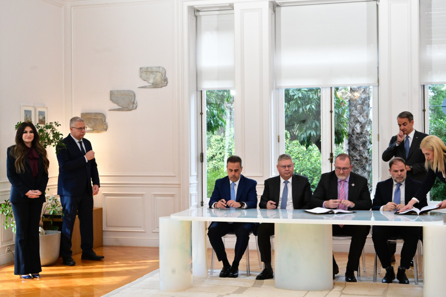 υπογραφή συμφωνίας Chevron 