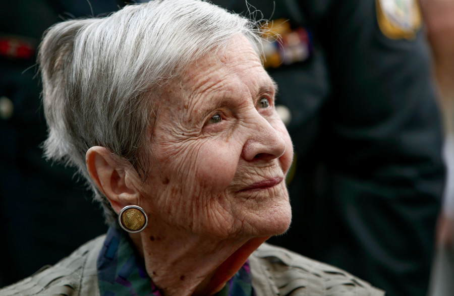 ΕΚΔΗΛΩΣΗ ΓΙΑ ΤΗΝ ΕΝΑΡΞΗ ΤΟΥ ΕΟΡΤΑΣΤΙΚΟΥ ΚΥΚΛΟΥ ΓΙΑ ΤΗΝ ΕΠΕΤΕΙΟ ΤΩΝ 2.500 ΧΡΟΝΩΝ ΑΠΟ ΤΗΝ ΜΑΧΗ ΤΩΝ ΘΕΡΜΟΠΥΛΩΝ ΚΑΙ ΤΗ ΝΑΥΜΑΧΙΑ ΤΗΣ ΣΑΛΑΜΙΝΑΣ <br><br> ΕΛΕΝΗ ΓΛΥΚΑΤΖΗ - ΑΡΒΕΛΕΡ