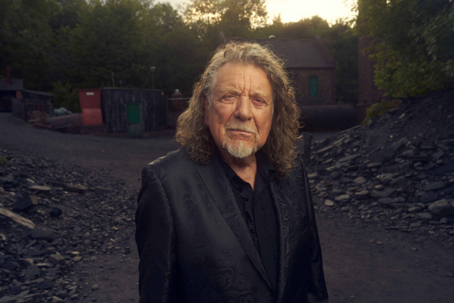 robert-plant-by-tom-oldham.jpg