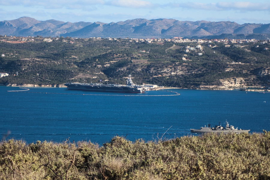 ΤΟ ΑΕΡΟΠΛΑΝΟΦΟΡΟ 