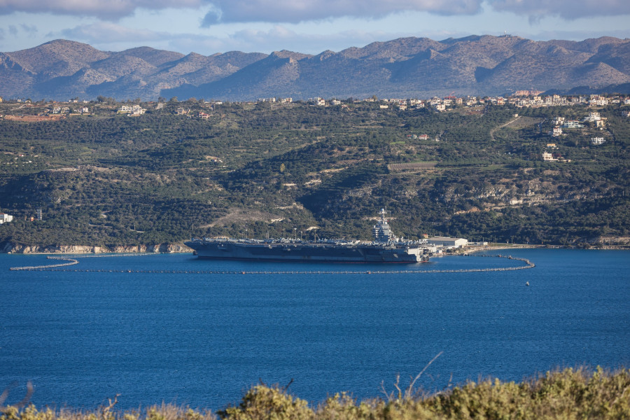 ΤΟ ΑΕΡΟΠΛΑΝΟΦΟΡΟ 