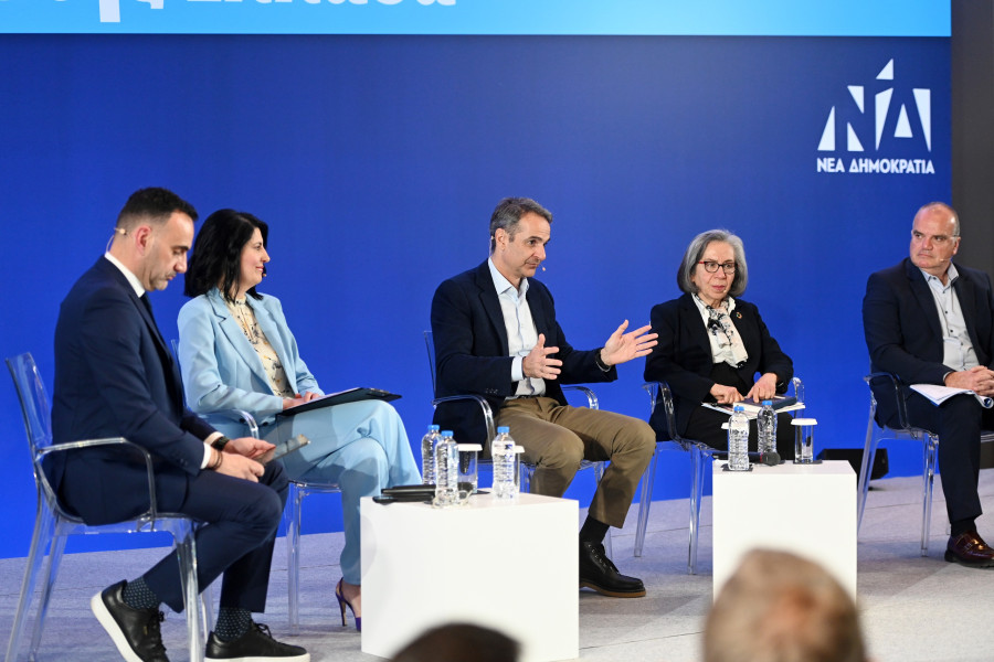 Ο ΠΡΩΘΥΠΟΥΡΓΟΣ ΚΑΙ ΠΡΟΕΔΡΟΣ ΤΗΣ ΝΕΑΣ ΔΗΜΟΚΡΑΤΙΑΣ ΚΥΡΙΑΚΟΣ ΜΗΤΣΟΤΑΚΗΣ ΣΤΟ ΔΕΥΤΕΡΟ ΠΡΟΣΥΝΕΔΡΙΟ ΤΟΥ ΚΟΜΜΑΤΟΣ ΣΤΗΝ ΑΛΕΞΑΝΔΡΟΥΠΟΛΗ <br><br> ΦΩΤΟΓΡΑΦΟΣ: ΠΑΝΑΓΙΩΤΗΣ ΠΑΤΣΑΤΖΗΣ