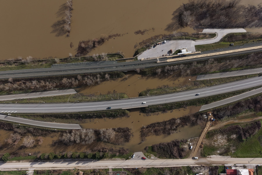 ΠΛΗΜΜΥΡΕΣ ΣΕ ΑΓΡΟΤΙΚΕΣ ΕΚΤΑΣΕΙΣ ΣΤΟΝ ΕΒΡΟ ΜΕΤΑ ΤΗΝ ΥΠΕΡΧΕΙΛΙΣΗ ΤΟΥ ΠΟΤΑΜΟΥ ΚΑΙ ΤΗΝ ΑΝΟΔΟ ΤΗΣ ΣΤΑΘΜΗΣ <br> ΠΕΡΙΟΧΗ ΛΑΒΑΡΑ ΨΑΘΑΔΕΣ ΠΥΘΕΙΟ <BR> ΦΩΤΟΓΡΑΦΟΣ: ΠΑΤΣΑΤΖΗΣ ΠΑΝΑΓΙΩΤΗΣ