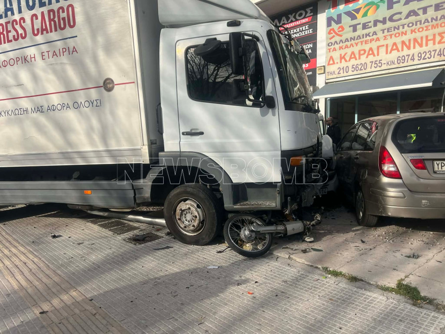 Τροχαίο - Λεωφόρο Θηβών