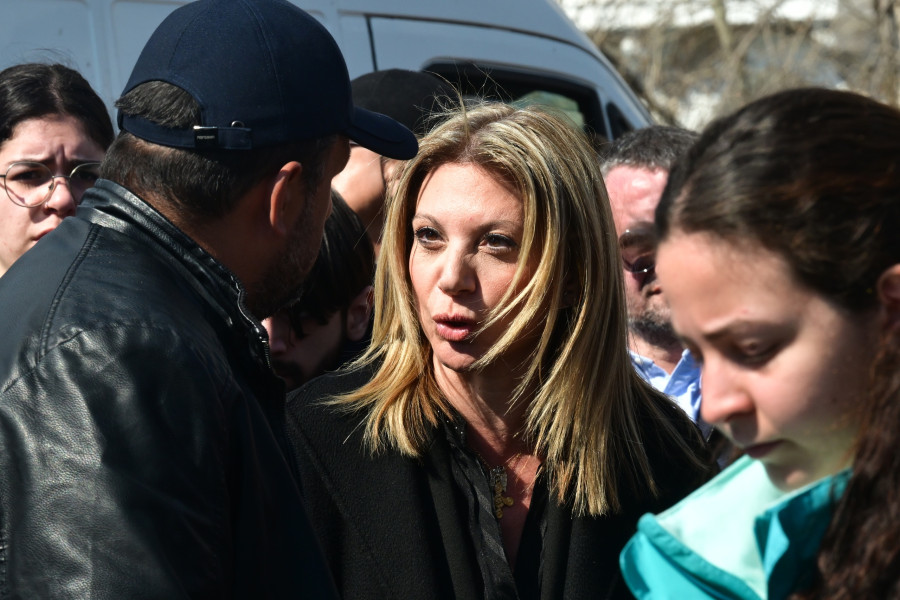 [385045] ΣΥΓΚΕΝΤΡΩΣΗ ΣΤΗΝ ΑΘΗΝΑ ΓΙΑ ΤΗΝ ΣΥΜΠΛΗΡΩΣΗ ΤΡΙΩΝ ΧΡΟΝΩΝ ΑΠΟ ΤΟ ΣΙΔΗΡΟΔΡΟΜΙΚΟ ΔΥΣΤΥΧΗΜΑ ΤΩΝ ΤΕΜΠΩΝ (ΤΑΤΙΑΝΑ ΜΠΟΛΑΡΗ / EUROKINISSI)