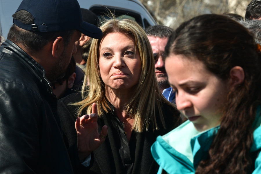 Η ΜΑΡΙΑ ΚΑΡΥΣΤΙΑΝΟΥ ΣΤΗ ΣΥΓΚΕΝΤΡΩΣΗ ΣΤΗΝ ΑΘΗΝΑ ΓΙΑ ΤΗΝ ΣΥΜΠΛΗΡΩΣΗ ΤΡΙΩΝ ΧΡΟΝΩΝ ΑΠΟ ΤΟ ΣΙΔΗΡΟΔΡΟΜΙΚΟ ΔΥΣΤΥΧΗΜΑ ΤΩΝ ΤΕΜΠΩΝ (ΤΑΤΙΑΝΑ ΜΠΟΛΑΡΗ / EUROKINISSI)