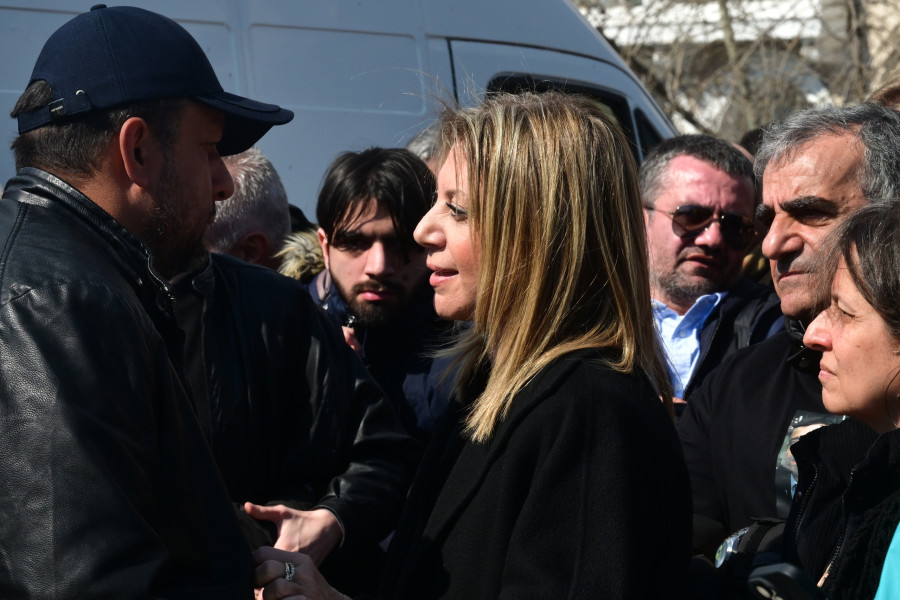 Η ΜΑΡΙΑ ΚΑΡΥΣΤΙΑΝΟΥ ΣΤΗ ΣΥΓΚΕΝΤΡΩΣΗ ΣΤΗΝ ΑΘΗΝΑ ΓΙΑ ΤΗΝ ΣΥΜΠΛΗΡΩΣΗ ΤΡΙΩΝ ΧΡΟΝΩΝ ΑΠΟ ΤΟ ΣΙΔΗΡΟΔΡΟΜΙΚΟ ΔΥΣΤΥΧΗΜΑ ΤΩΝ ΤΕΜΠΩΝ (ΤΑΤΙΑΝΑ ΜΠΟΛΑΡΗ / EUROKINISSI)