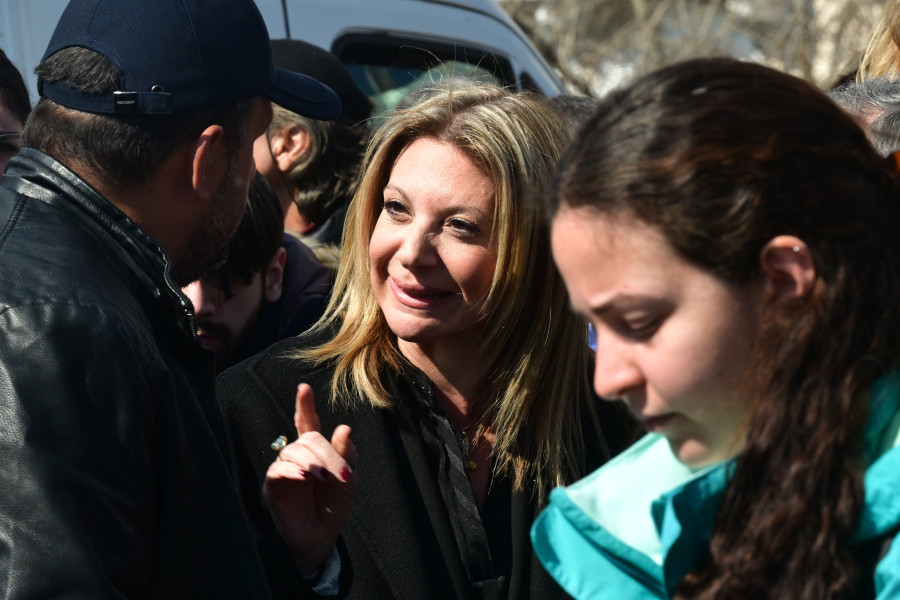 Η ΜΑΡΙΑ ΚΑΡΥΣΤΙΑΝΟΥ ΣΤΗ ΣΥΓΚΕΝΤΡΩΣΗ ΣΤΗΝ ΑΘΗΝΑ ΓΙΑ ΤΗΝ ΣΥΜΠΛΗΡΩΣΗ ΤΡΙΩΝ ΧΡΟΝΩΝ ΑΠΟ ΤΟ ΣΙΔΗΡΟΔΡΟΜΙΚΟ ΔΥΣΤΥΧΗΜΑ ΤΩΝ ΤΕΜΠΩΝ (ΤΑΤΙΑΝΑ ΜΠΟΛΑΡΗ / EUROKINISSI)