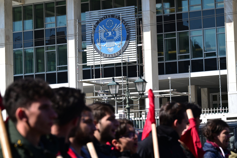 [385098] ΣΥΛΛΑΛΗΤΗΡΙΟ ΣΤΗΝ ΑΘΗΝΑ ΕΝΑΝΤΙΑ ΣΤΗΝ ΕΠΙΘΕΣΗ ΤΩΝ ΗΠΑ - ΙΣΡΑΗΛ ΣΤΟ ΙΡΑΝ (ΤΑΤΙΑΝΑ ΜΠΟΛΑΡΗ/EUROKINISSI)