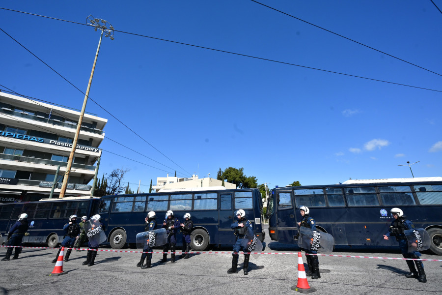 [385098] ΣΥΛΛΑΛΗΤΗΡΙΟ ΣΤΗΝ ΑΘΗΝΑ ΕΝΑΝΤΙΑ ΣΤΗΝ ΕΠΙΘΕΣΗ ΤΩΝ ΗΠΑ - ΙΣΡΑΗΛ ΣΤΟ ΙΡΑΝ (ΤΑΤΙΑΝΑ ΜΠΟΛΑΡΗ/EUROKINISSI)