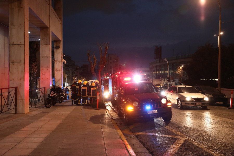 [385239] ΣΥΝΕΛΗΦΘΗ ΑΝΔΡΑΣ ΠΟΥ ΙΣΧΥΡΙΖΟΤΑΝ ΠΩΣ ΦΕΡΕΙ ΕΚΡΗΚΤΙΚΑ ΚΑΙ ΘΑ ΑΝΑΤΙΝΑΧΘΕΙ ΕΞΩ ΑΠΟ ΤΗΝ ΓΑΔΑ (ΔΑΝΑΗ ΔΑΥΛΟΠΟΥΛΟΥ/EUROKINISSI)