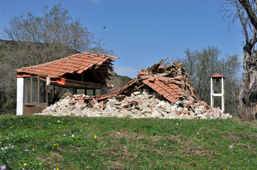 ΣΕΙΣΜΟΣ ΣΤΗ ΘΕΣΠΡΩΤΙΑ ΜΕ ΖΗΜΙΕΣ ΣΕ ΣΠΙΤΙΑ