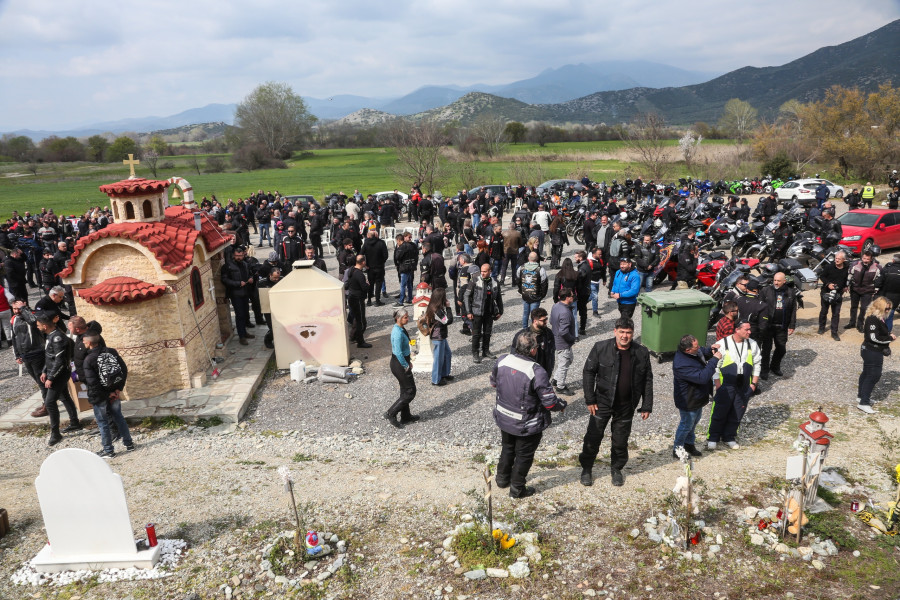 [385294] ΣΥΜΒΟΛΙΚΗ ΜΟΤΟΠΟΡΕΙΑ ΑΠΟ ΤΑ ΔΙΟΔΙΑ ΤΩΝ ΜΑΛΓΑΡΩΝ ΣΤΑ ΤΕΜΠΗ ΣΤΗΝ ΜΝΗΜΗ ΤΩΝ ΘΥΜΑΤΩΝ ΤΟΥ ΣΙΔΗΡΟΔΡΟΜΙΚΟΥ ΔΥΣΤΥΧΗΜΑΤΟΣ (EUROKINISSI)