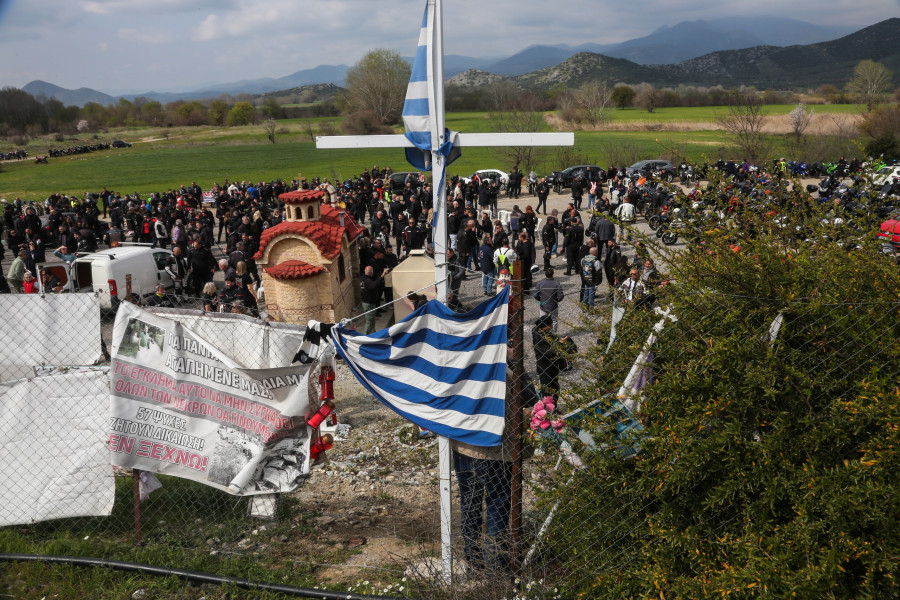 [385294] ΣΥΜΒΟΛΙΚΗ ΜΟΤΟΠΟΡΕΙΑ ΑΠΟ ΤΑ ΔΙΟΔΙΑ ΤΩΝ ΜΑΛΓΑΡΩΝ ΣΤΑ ΤΕΜΠΗ ΣΤΗΝ ΜΝΗΜΗ ΤΩΝ ΘΥΜΑΤΩΝ ΤΟΥ ΣΙΔΗΡΟΔΡΟΜΙΚΟΥ ΔΥΣΤΥΧΗΜΑΤΟΣ (EUROKINISSI)