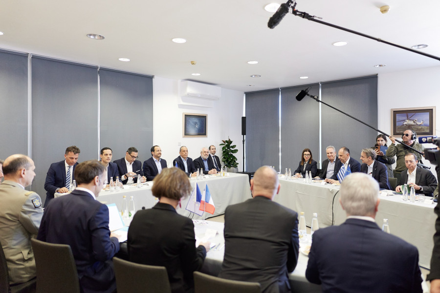 [385317] ΕΠΙΣΚΕΨΗ ΤΟΥ ΠΡΩΘΥΠΟΥΡΓΟΥ ΚΥΡΙΑΚΟΥ ΜΗΤΣΟΤΑΚΗ ΣΤΗΝ ΚΥΠΡΟ (ΔΗΜΗΤΡΗΣ ΠΑΠΑΜΗΤΣΟΣ/ΓΡΑΦΕΙΟ ΤΥΠΟΥ ΠΡΩΘΥΠΟΥΡΓΟΥ/EUROKINISSI)