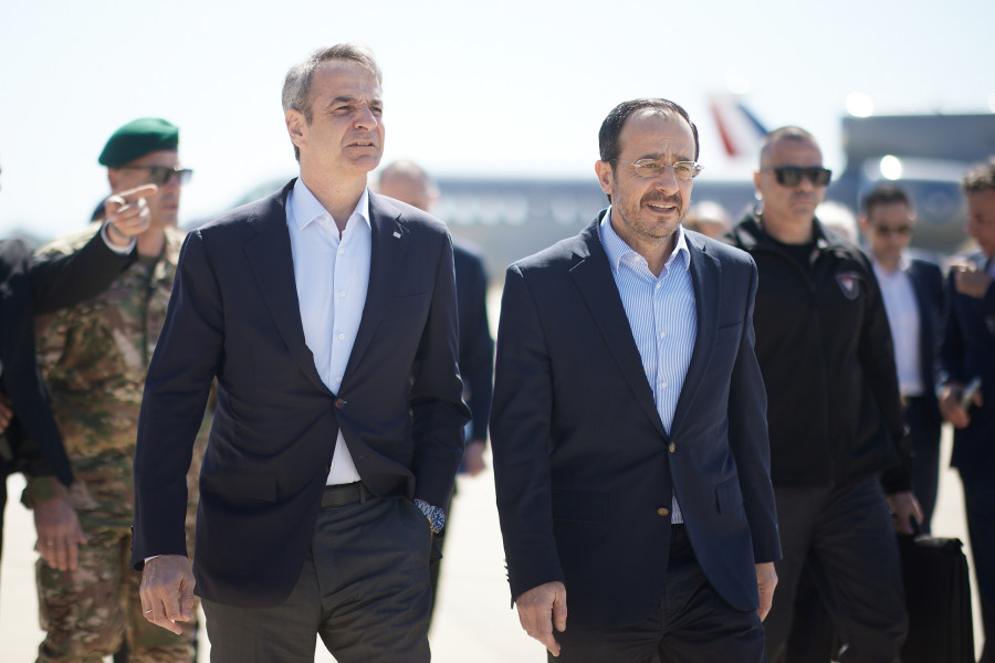 [385317] ΕΠΙΣΚΕΨΗ ΤΟΥ ΠΡΩΘΥΠΟΥΡΓΟΥ ΚΥΡΙΑΚΟΥ ΜΗΤΣΟΤΑΚΗ ΣΤΗΝ ΚΥΠΡΟ (ΔΗΜΗΤΡΗΣ ΠΑΠΑΜΗΤΣΟΣ/ΓΡΑΦΕΙΟ ΤΥΠΟΥ ΠΡΩΘΥΠΟΥΡΓΟΥ/EUROKINISSI)