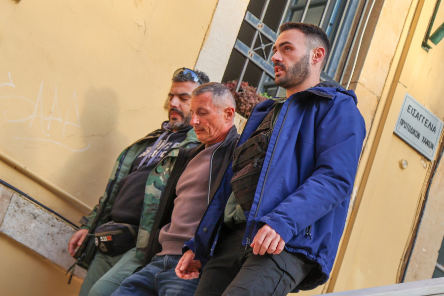 ΣΤΟΝ ΕΙΣΑΓΓΕΛΕΑ ΣΤΑ ΧΑΝΙΑ ΟΔΗΓΕΙΤΑΙ Ο ΠΟΛΩΝΟΣ Ο ΟΠΟΙΟΣ ΚΑΤΗΓΟΡΕΙΤΑΙ ΓΙΑ ΚΑΤΑΣΚΟΠΙΑ