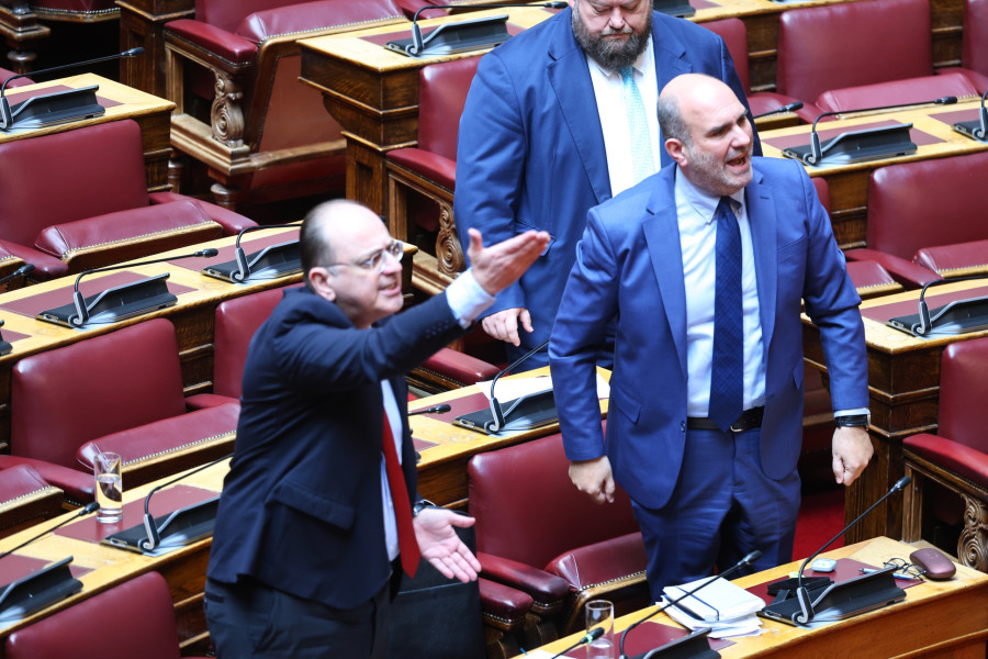 [385415] ΣΥΖΗΤΗΣΗ ΣΤΗΝ ΟΛΟΜΕΛΕΙΑ ΤΗΣ ΒΟΥΛΗΣ ΝΟΜΟΣΧΕΔΙΟΥ ΤΟΥ ΥΠΟΥΡΓΕΙΟΥ ΠΕΡΙΒΑΛΛΟΝΤΟΣ ΚΑΙ ΕΝΕΡΓΕΙΑΣ / 2η ΗΜΕΡΑ (ΓΙΑΝΝΗΣ ΠΑΝΑΓΟΠΟΥΛΟΣ/EUROKINISSI)