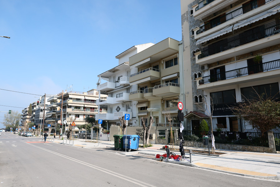 [385446] ΚΕΡΙΑ ΚΑΙ ΛΟΥΛΟΥΔΙΑ ΣΤΟ ΣΗΜΕΙΟ ΠΟΥ ΔΟΛΟΦΟΝΗΘΗΚΕ Ο 20ΧΡΟΝΟΣ ΦΙΛΑΘΛΟΣ ΤΟΥ ΠΑΟΚ ΣΤΗΝ ΚΑΛΑΜΑΡΙΑ (ΡΑΦΑΗΛ ΓΕΩΡΓΙΑΔΗΣ /EUROKINISSI)