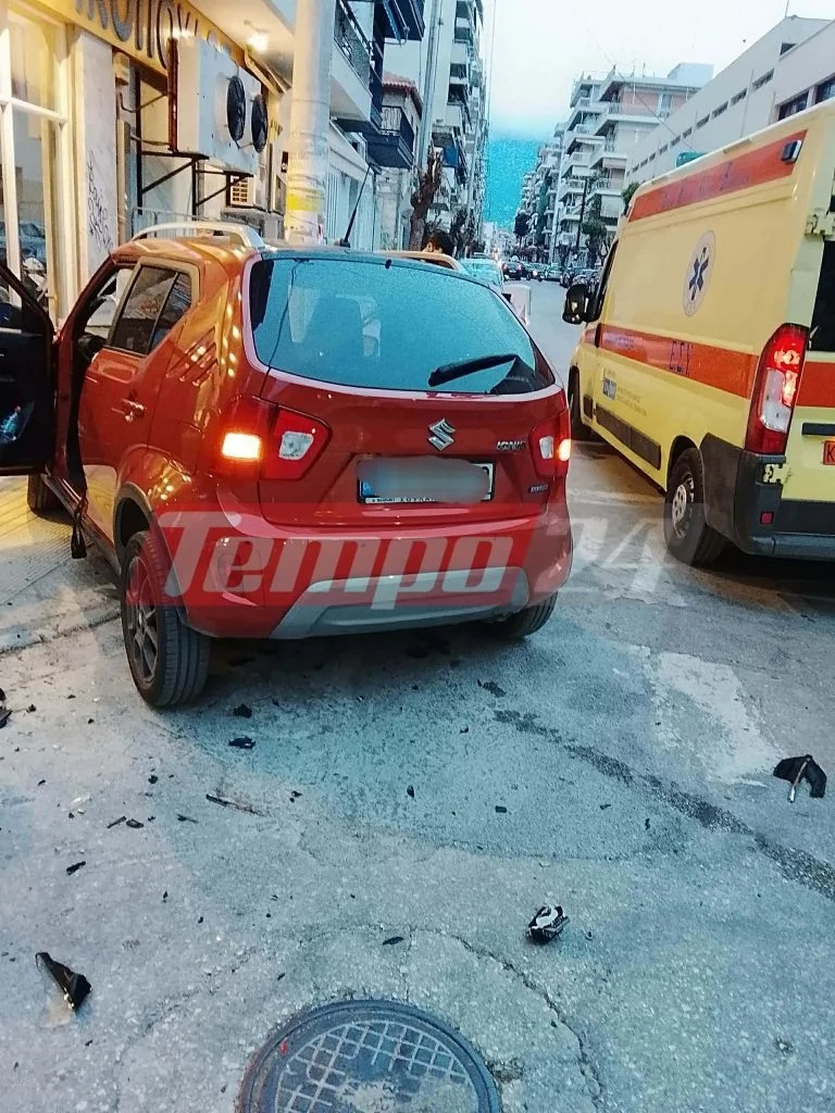 Σοβαρό τροχαίο στην Πάτρα: Αυτοκίνητο «εισέβαλε» σε σούπερ μάρκετ