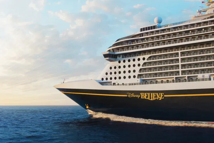 disney-ship-fairytale.webp