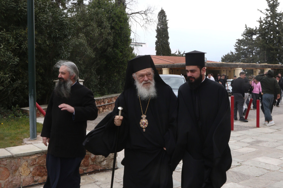 Ο ΑΡΧΙΕΠΙΣΚΟΠΟΣ ΙΕΡΩΝΥΜΟΣ ΚΑΙ Η ΥΠΟΥΡΓΟΣ ΔΟΜΝΑ ΜΙΧΑΗΛΙΔΟΥ ΣΕ ΕΚΔΗΛΩΣΗ ΣΤΟ ΚΟΛΛΕΓΙΟ ΑΘΗΝΩΝ((ΧΡΗΣΤΟΣ ΜΠΟΝΗΣ//ΑΡΧΙΕΡΠΙΣΚΟΠΗ ΑΘΗΝΩΝ)