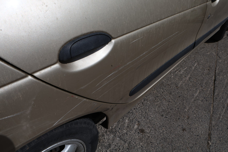 40 ΧΡΟΝΗ ΜΕΘΥΣΜΕΝΗ ΟΔΗΓΟΣ ΠΡΟΚΑΛΕΣΕ ΖΗΜΙΕΣ ΣΕ 14 ΟΧΗΜΑΤΑ ΣΤΟΥΣ ΑΜΠΕΛΟΚΗΠΟΥΣ