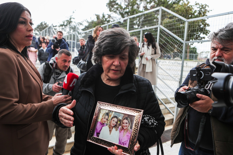 [385727] ΔΙΚΗ ΓΙΑ ΤΟ ΣΙΔΗΡΟΔΡΟΜΙΚΟ ΔΥΣΤΥΧΗΜΑ ΣΤΑ ΤΕΜΠΗ / ΣΥΓΚΕΝΤΡΩΣΕΙΣ ΕΞΩ ΑΠΟ ΤΟ ΔΙΚΑΣΤΗΡΙΟ (ΣΩΤΗΡΗΣ ΔΗΜΗΤΡΟΠΟΥΛΟΣ/EUROKINISSI)