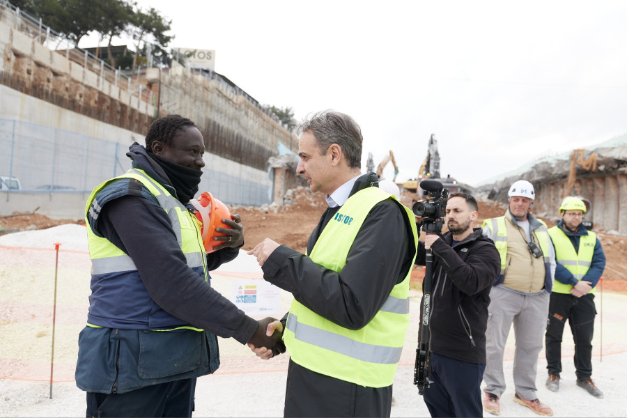 [385757] ΕΠΙΣΚΕΨΗ ΤΟΥ ΠΡΩΘΥΠΟΥΡΓΟΥ ΚΥΡΙΑΚΟΥ ΜΗΤΣΟΤΑΚΗ ΣΤΗΝ ΘΕΣΣΑΛΟΝΙΚΗ (ΔΗΜΗΤΡΗΣ ΠΑΠΑΜΗΤΣΟΣ/ΓΡΑΦΕΙΟ ΤΥΠΟΥ ΠΡΩΘΥΠΟΥΡΓΟΥ/EUROKINISSI)