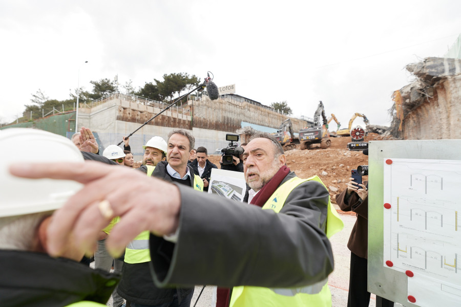 [385757] ΕΠΙΣΚΕΨΗ ΤΟΥ ΠΡΩΘΥΠΟΥΡΓΟΥ ΚΥΡΙΑΚΟΥ ΜΗΤΣΟΤΑΚΗ ΣΤΗΝ ΘΕΣΣΑΛΟΝΙΚΗ (ΔΗΜΗΤΡΗΣ ΠΑΠΑΜΗΤΣΟΣ/ΓΡΑΦΕΙΟ ΤΥΠΟΥ ΠΡΩΘΥΠΟΥΡΓΟΥ/EUROKINISSI)