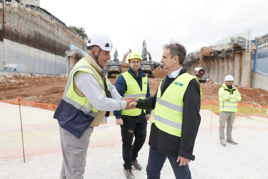 [385757] ΕΠΙΣΚΕΨΗ ΤΟΥ ΠΡΩΘΥΠΟΥΡΓΟΥ ΚΥΡΙΑΚΟΥ ΜΗΤΣΟΤΑΚΗ ΣΤΗΝ ΘΕΣΣΑΛΟΝΙΚΗ (ΔΗΜΗΤΡΗΣ ΠΑΠΑΜΗΤΣΟΣ/ΓΡΑΦΕΙΟ ΤΥΠΟΥ ΠΡΩΘΥΠΟΥΡΓΟΥ/EUROKINISSI)